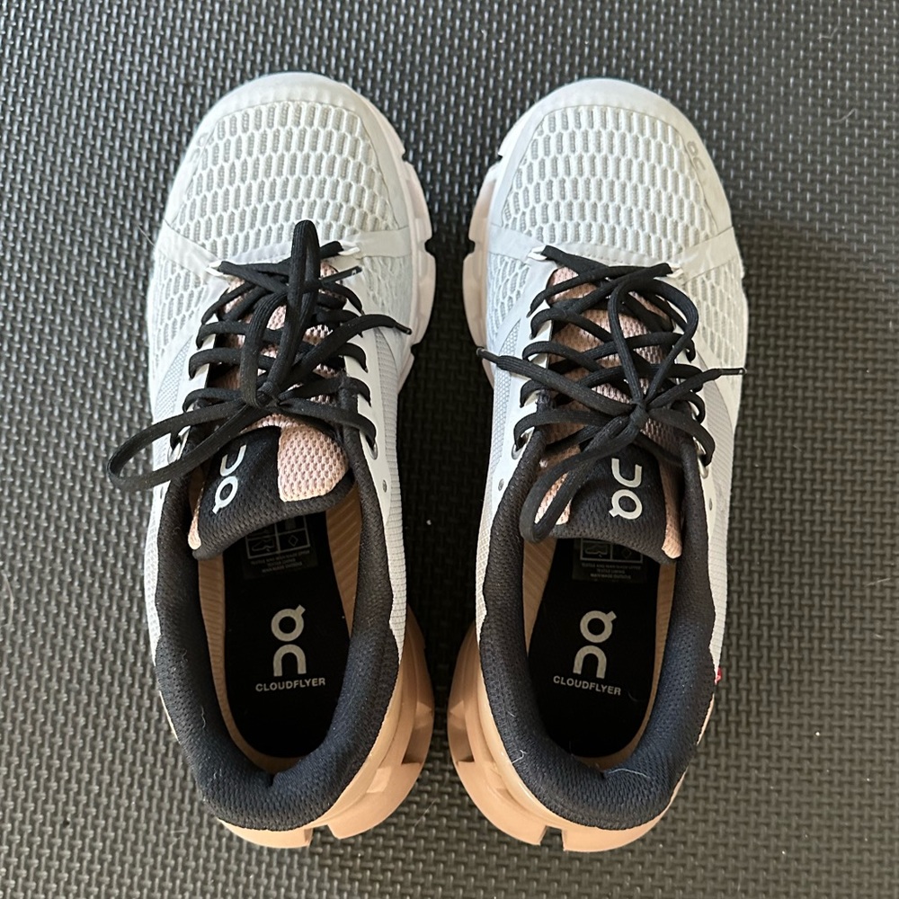On cloud sneakers. Worn a few times. In great shape barley worn